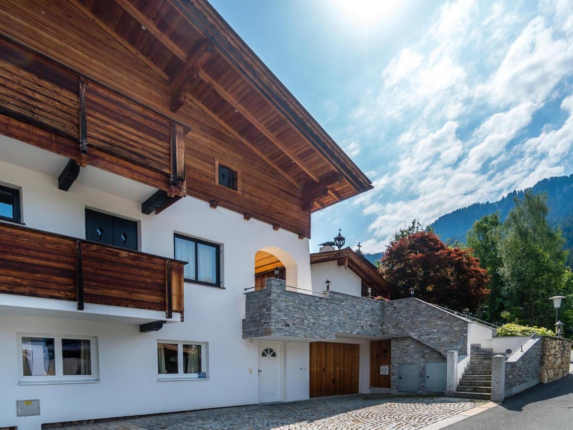 Apartment Near The Hahnenkamm Cable Car Кіцбюель Екстер'єр фото